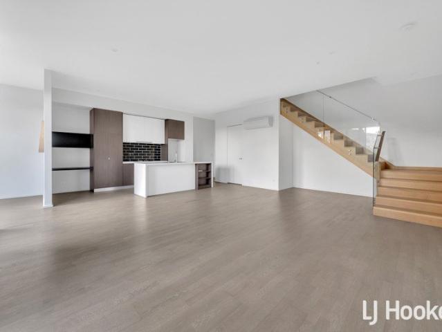 Townhouse for rent in Camerons Creek, Victoria