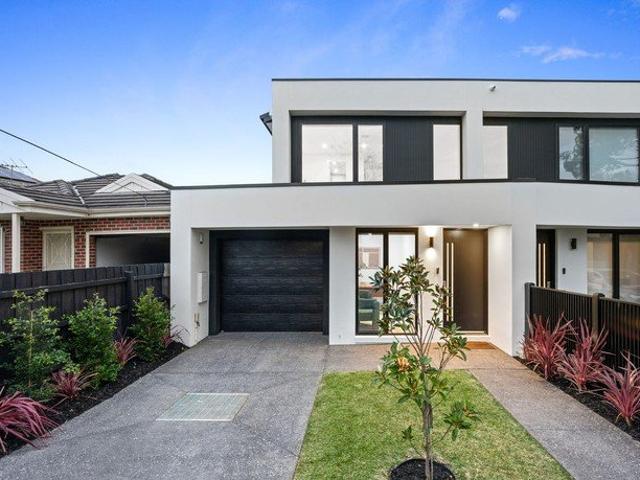 Townhouse for rent in Ormond, Melbourne