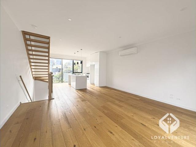 Townhouse for rent in Camerons Creek, Victoria