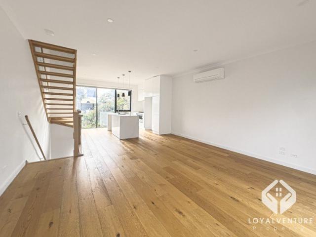 Townhouse for rent in Camerons Creek, Victoria