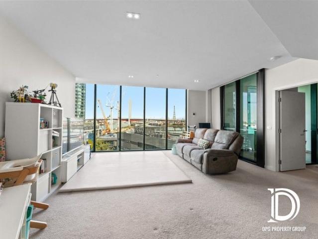 Apartment for sale in Victoria Harbour, Melbourne