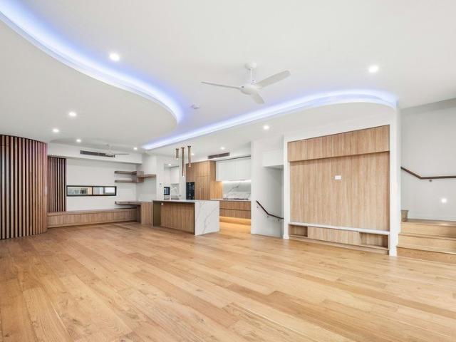 Townhouse for rent in Indooroopilly, Greater Brisbane