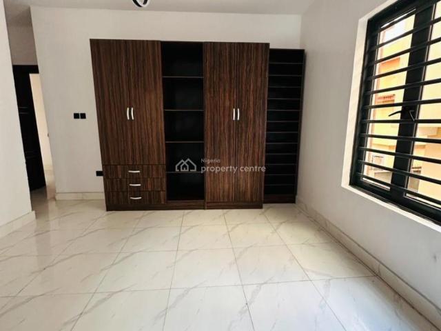 House for sale in Magodo, Lagos