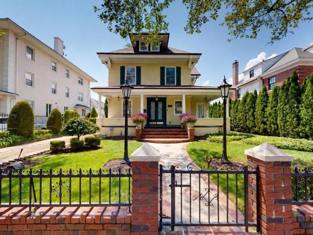 Detached House for sale in Arverne, New York