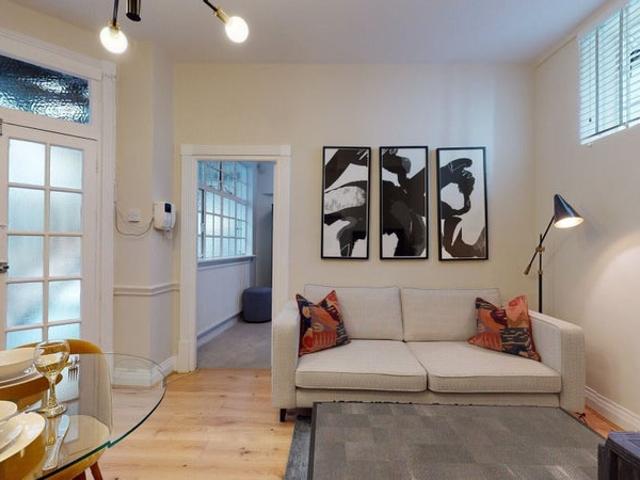 Apartment for rent in St. John's Wood, Greater London