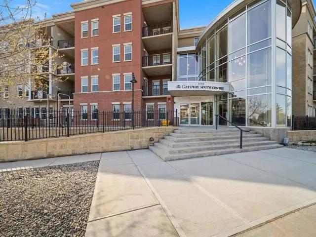 Apartment for rent in Lake Bonavista, Calgary