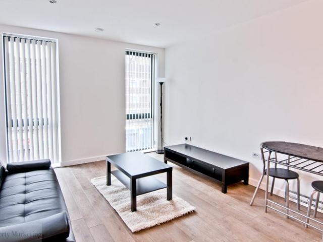Apartment for rent in Mile End, Greater London