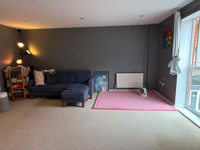Apartment for rent in Dickens Heath, West Midlands