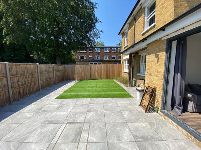 Apartment for rent in London Borough of Croydon, Waddon