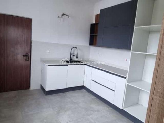 Flat for sale in Eti Osa, Lagos