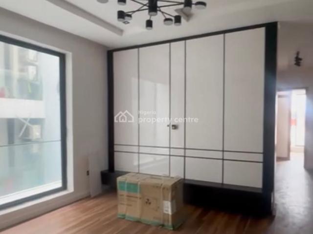 Flat for rent in Eti Osa, Lagos