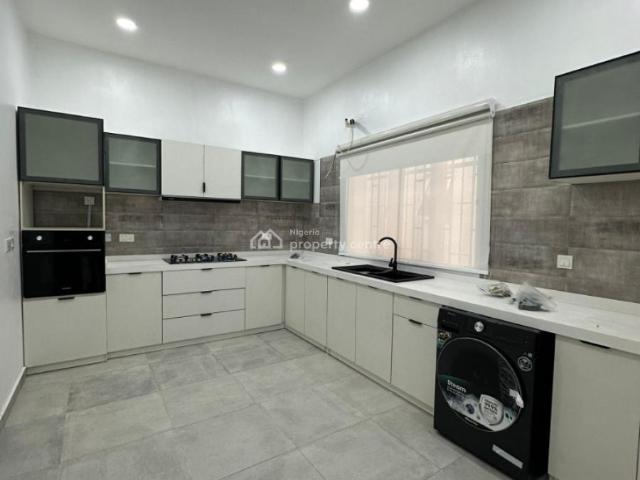 Flat for rent in Eti Osa, Lagos