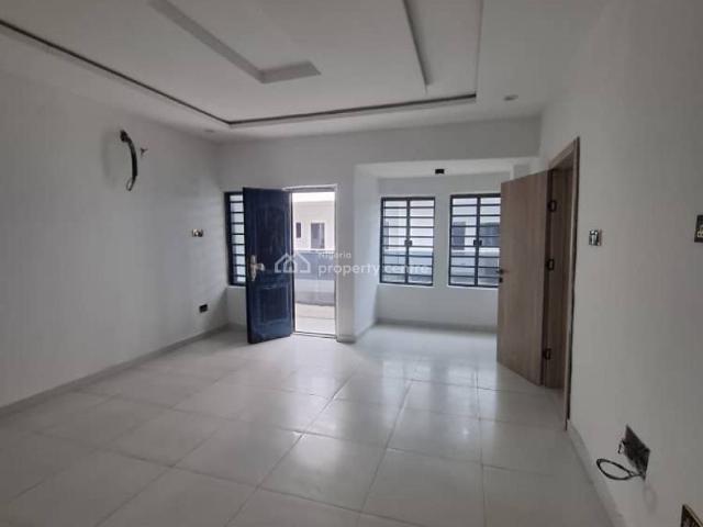 Detached house for sale in Eti Osa, Lagos