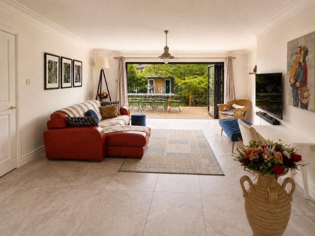 Apartment for rent in Charlton, Greater London