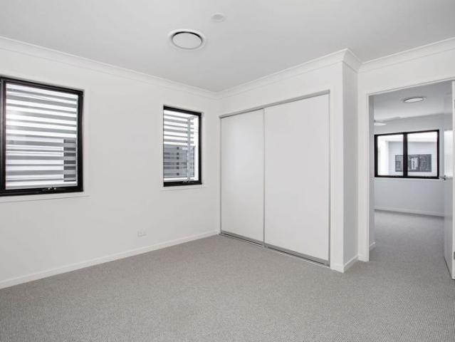 Townhouse for rent in Fernbrook, Queensland