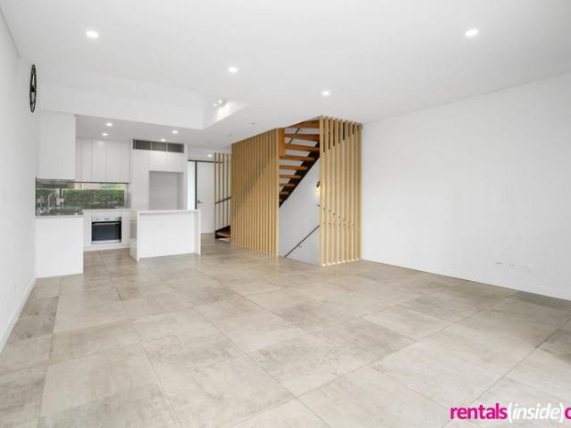 Townhouse for rent in Sydney, New South Wales