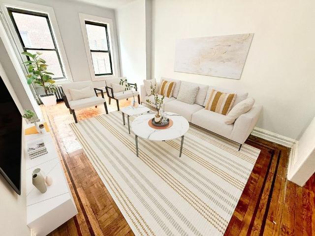 Detached House for rent in New York