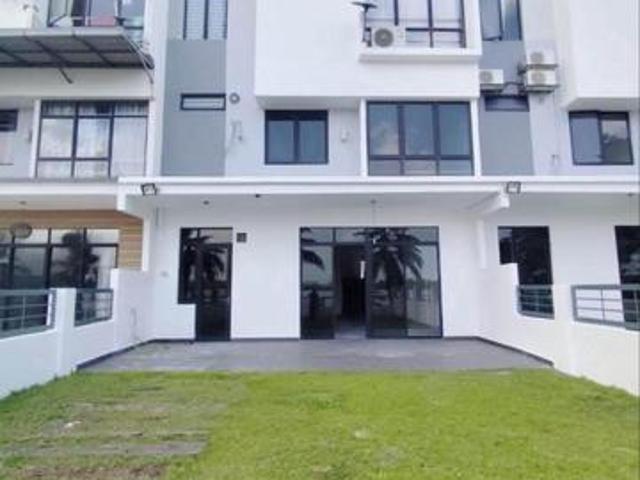Townhouse for sale in Petaling, Subang Jaya