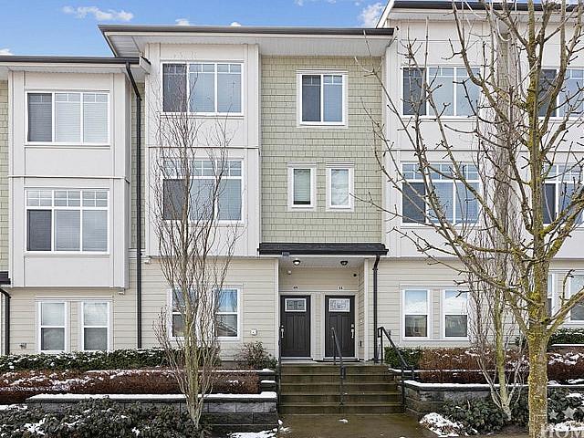 Townhouse for rent in Surrey, British Columbia