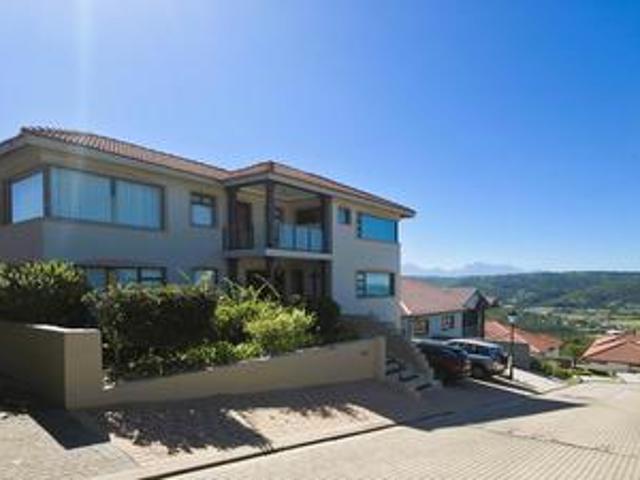 House for sale in Groot Brak Rivier, Western Cape