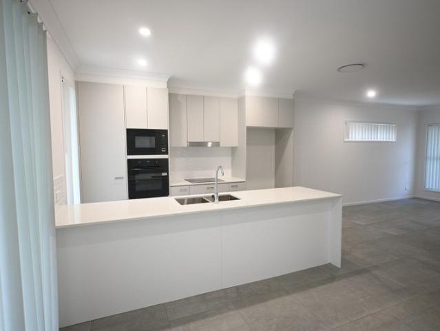 Townhouse for rent in Toombul, Queensland