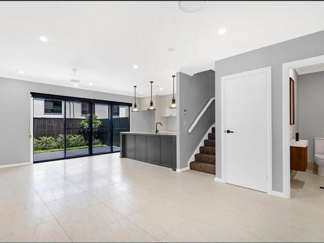 Townhouse for rent in Toombul, Queensland