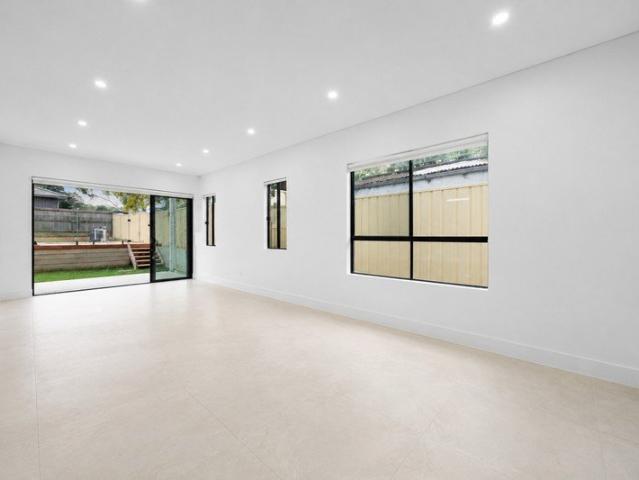 Duplex for rent in Sydney, New South Wales