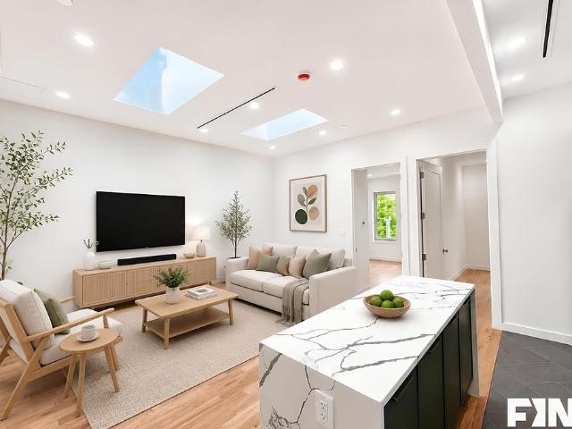 Detached House for rent in Arverne, New York