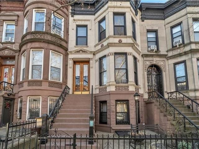 Detached House for rent in Arverne, New York