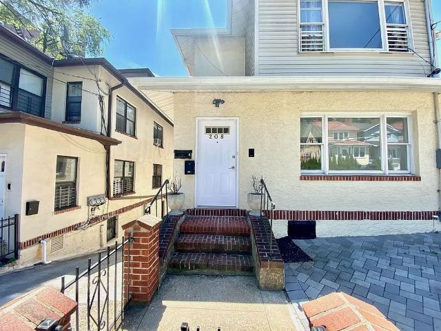 Detached House for rent in The Bronx, Arverne