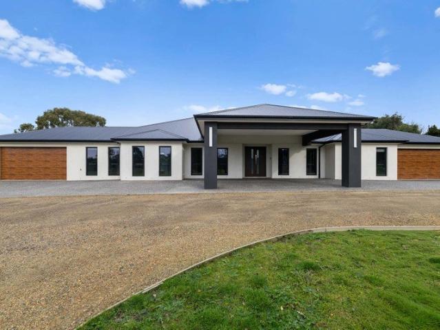 Cottage for rent in Camerons Creek, Victoria