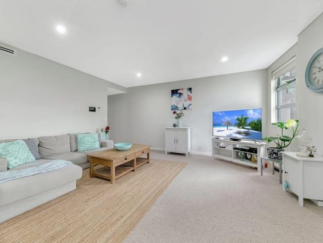 Apartment for rent in Lower North Shore, Sydney