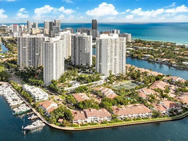 House for sale in Aventura, Miami-Dade County