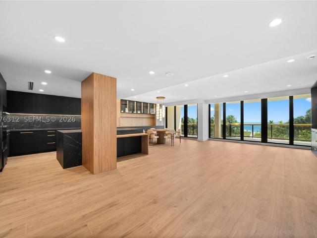 House for sale in Bal Harbour Village, Miami-Dade County