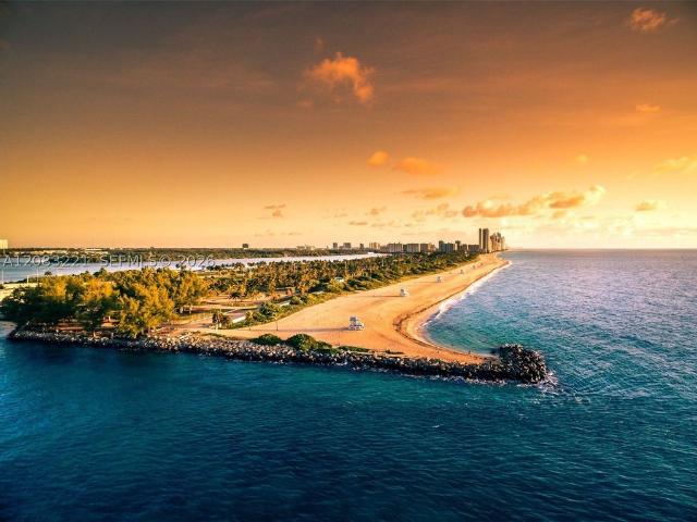 House for sale in Bal Harbour Village, Miami-Dade County