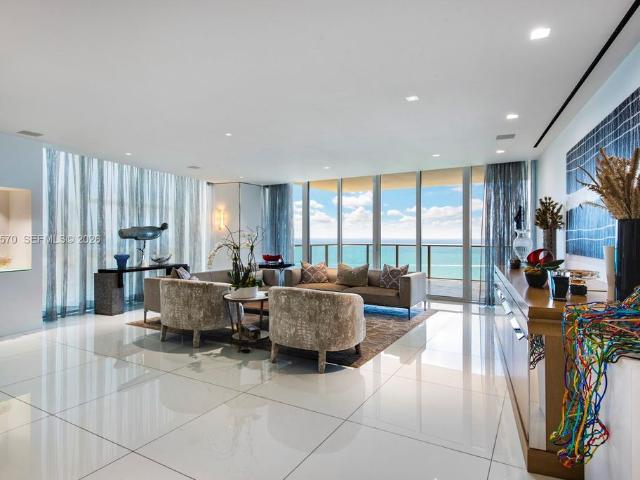 House for sale in Bal Harbor Beach, Bal Harbour Village