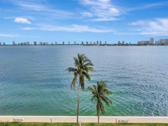 House for sale in Lake Park