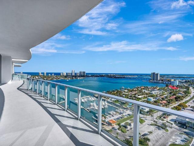 House for sale in Lake Park, Florida