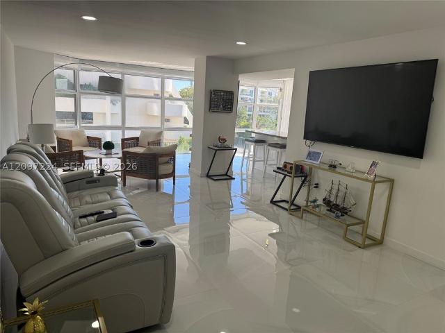 House for sale in Miami Beach, Miami-Dade County