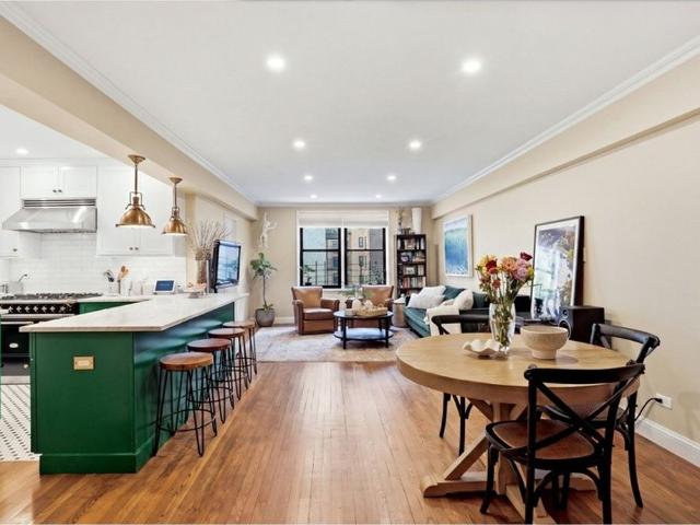 Apartment for sale in Arverne, New York