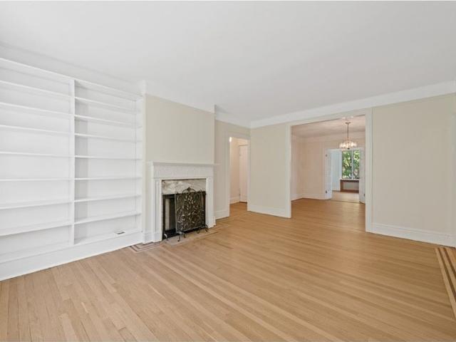 Apartment for sale in Queens, Arverne