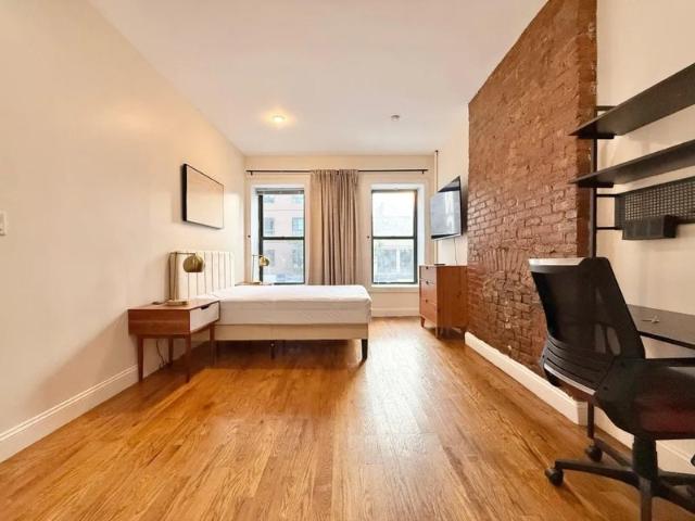 Room for rent in Arverne, New York