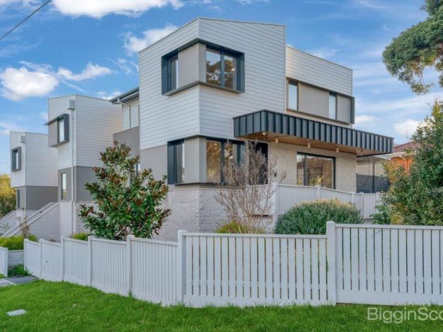 House for sale in Avondale Heights, Melbourne