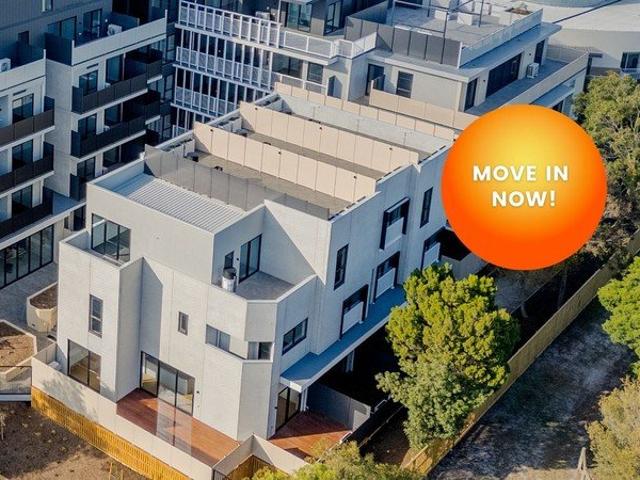 Townhouse for sale in Camerons Creek, Victoria