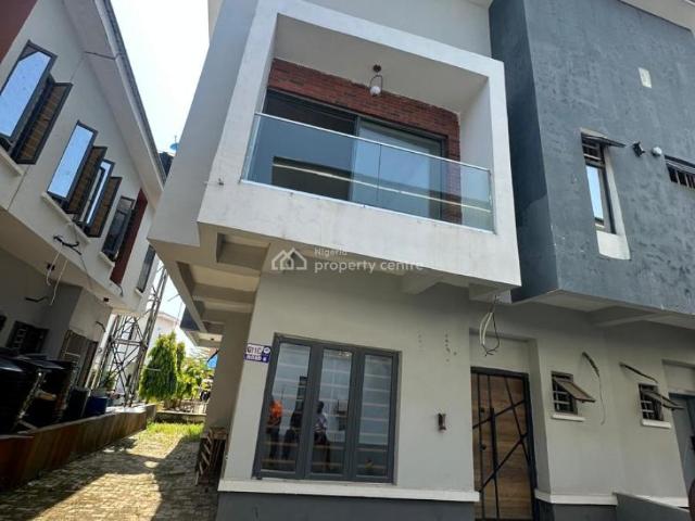 Flat for rent in Eti Osa, Lagos