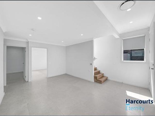 Townhouse for rent in Sydney, New South Wales