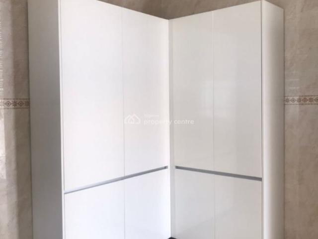 Flat for rent in Eti Osa, Lagos