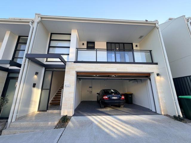 Townhouse for rent in Sydney, New South Wales