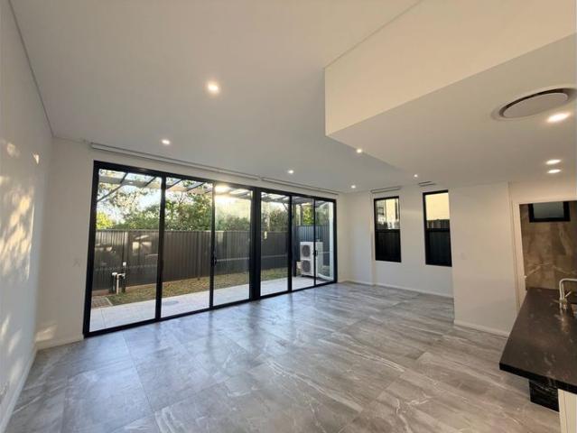 Townhouse for rent in Sydney, New South Wales