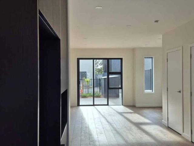 Townhouse for rent in Hillsborough, Taranaki